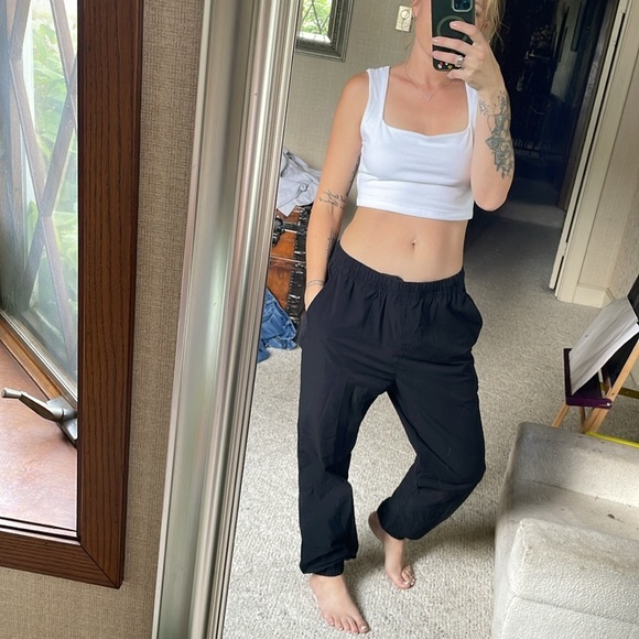 Banana Republic Black Joggers - Picture 2 of 16